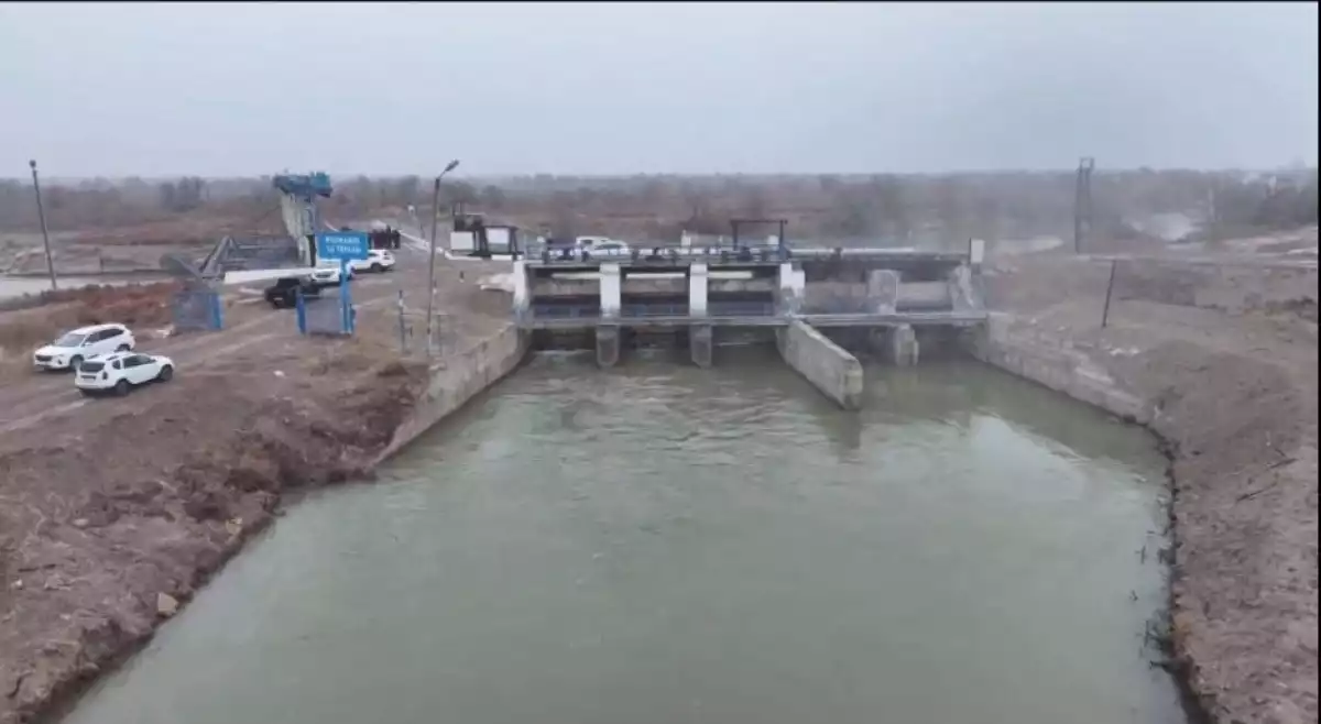 В ЖАМБЫЛСКОЙ ОБЛАСТИ ОБВОДНОЙ КАНАЛ ФУРМАНОВА ВПЕРВЫЕ ЗА 40 ЛЕТ ПРОШЁЛ МЕХАНИЧЕСКУЮ ОЧИСТКУ